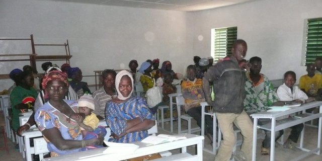 Donne e giovani a scuola